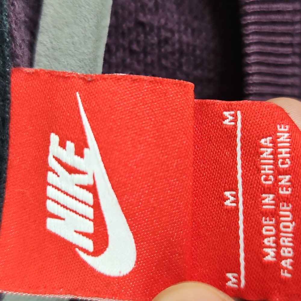 Nike Womens Athletic Pullover Purple Sweatshirt Size Medium - Picture 2 of 7